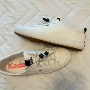 Keds Women’s 9.5 White Casual Slip-on Sneakers EUC